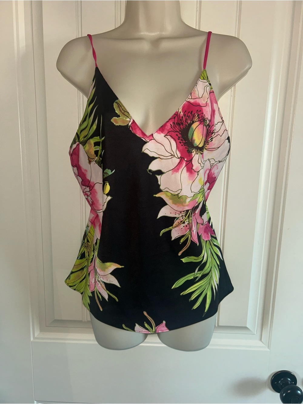 NEW Natori Black Cami with Pink Floral and Green Leaf Accents Sleepwear Sz S
